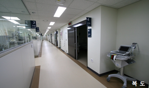 Research Ward corridor